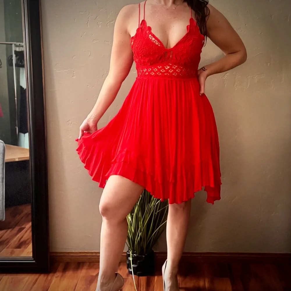 Southern Fried Chics Flirty Flare Lace Cutout Strappy Elegant Vibrant Red Dress - Picture 4 of 10